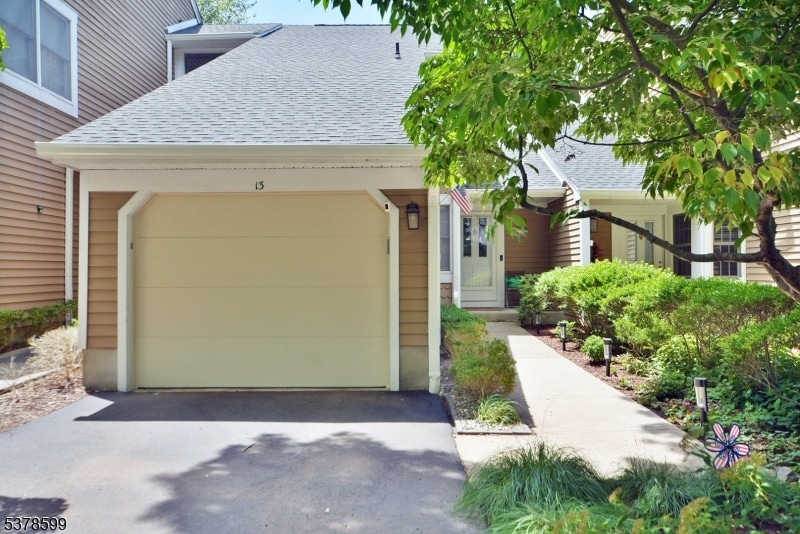 13 Eton Ct, Bedminster, NJ 07921 - photo 1