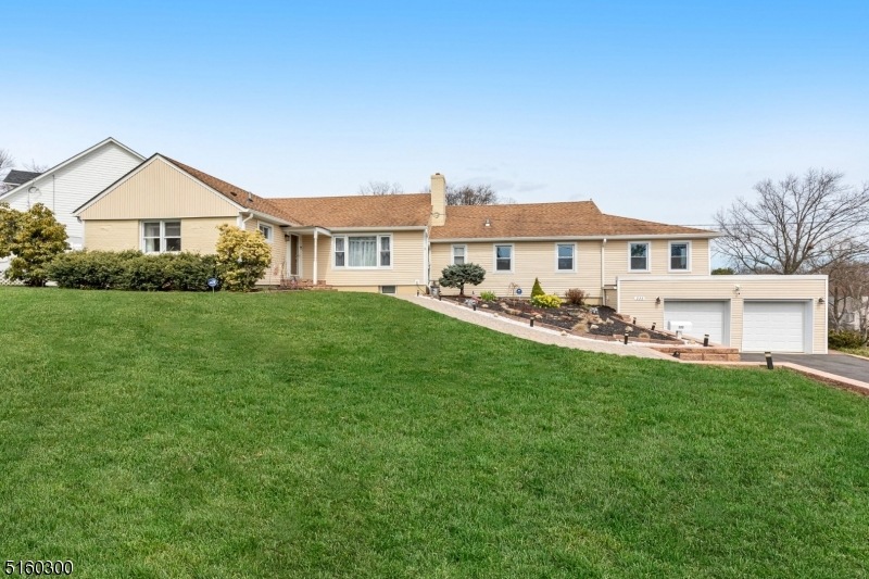 222 Pembrook Rd, Mountainside, NJ 07092 - photo 1