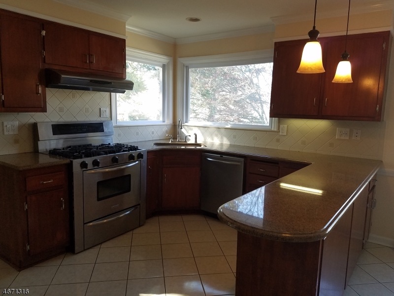 18 Wedgewood Dr, West Orange, NJ 07052 - photo 1