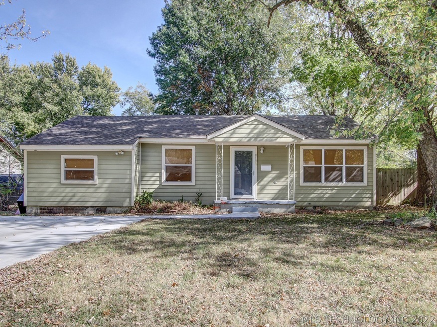 813 S Russell St, Skiatook, OK 74070 - photo 1