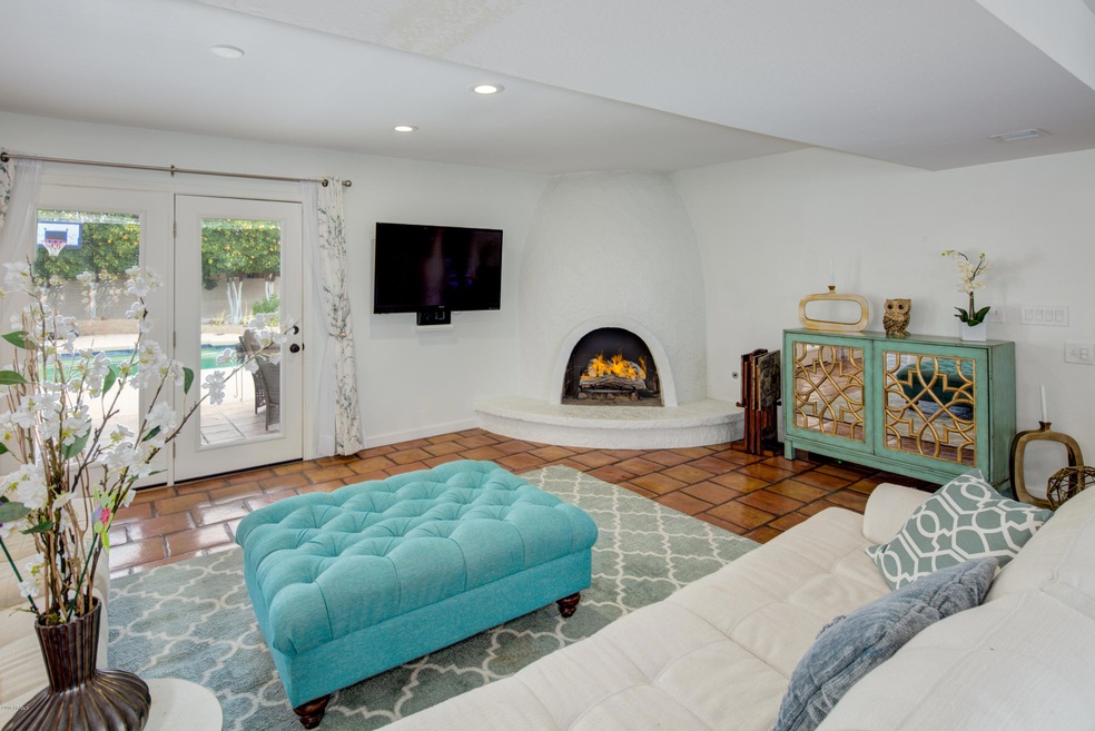 010_Living Room