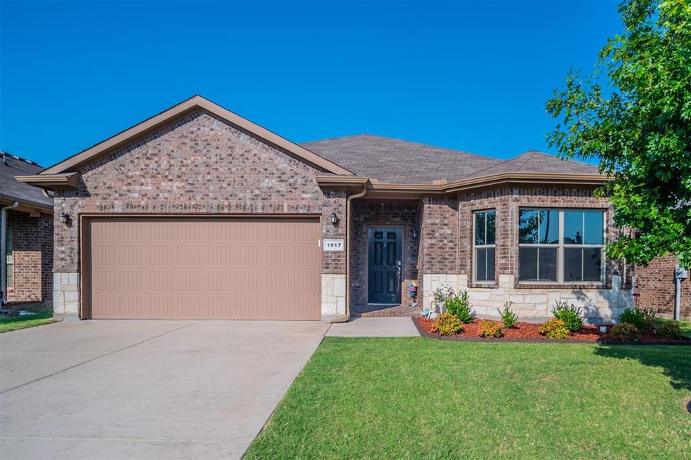 1017 Jodie Dr, Weatherford, TX 76087 - photo 1
