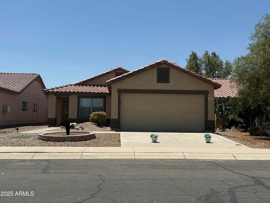 639 W Kingman Lp