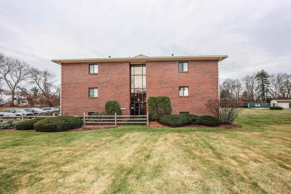 434 Abbott Farm Ln, Hudson, NH 03051 - photo 1