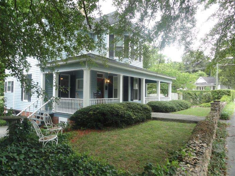 Charming Victorian with in-ground pool, 3 ( possib