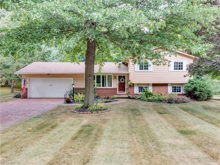 This gorgeous 4 level split home in Clinton will s