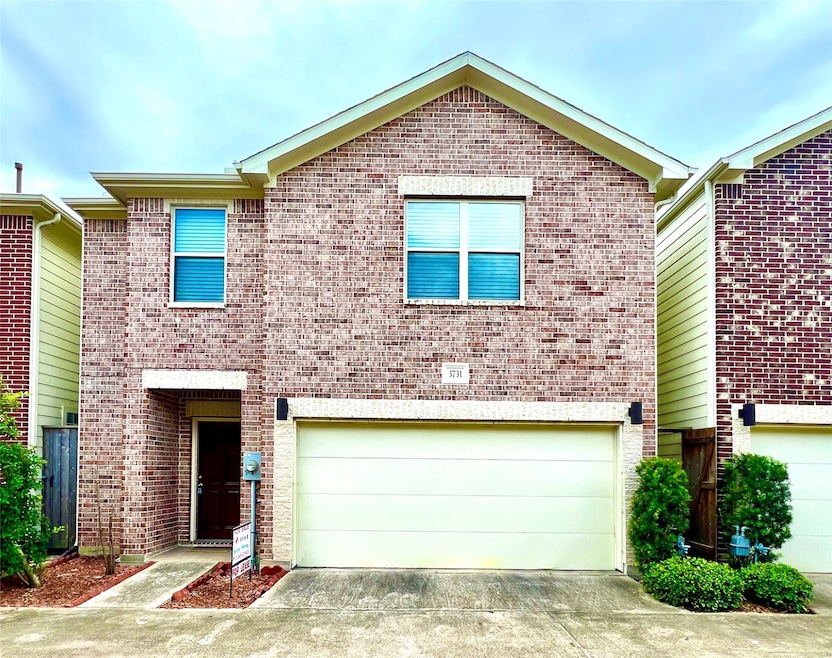 3731 Main Poplar Dr, Houston, TX 77025 - photo 1