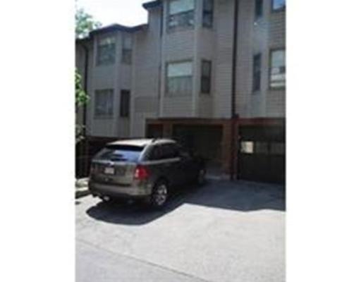 70 Regent Cir unit 70, Brookline, MA 02445 - photo 1