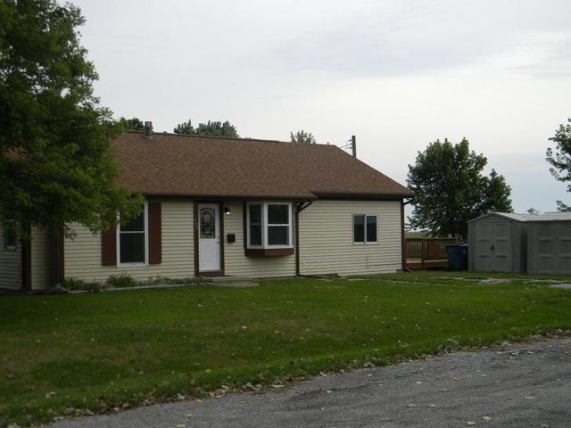 702 Main St, Chenoa, IL 61726 - photo 1