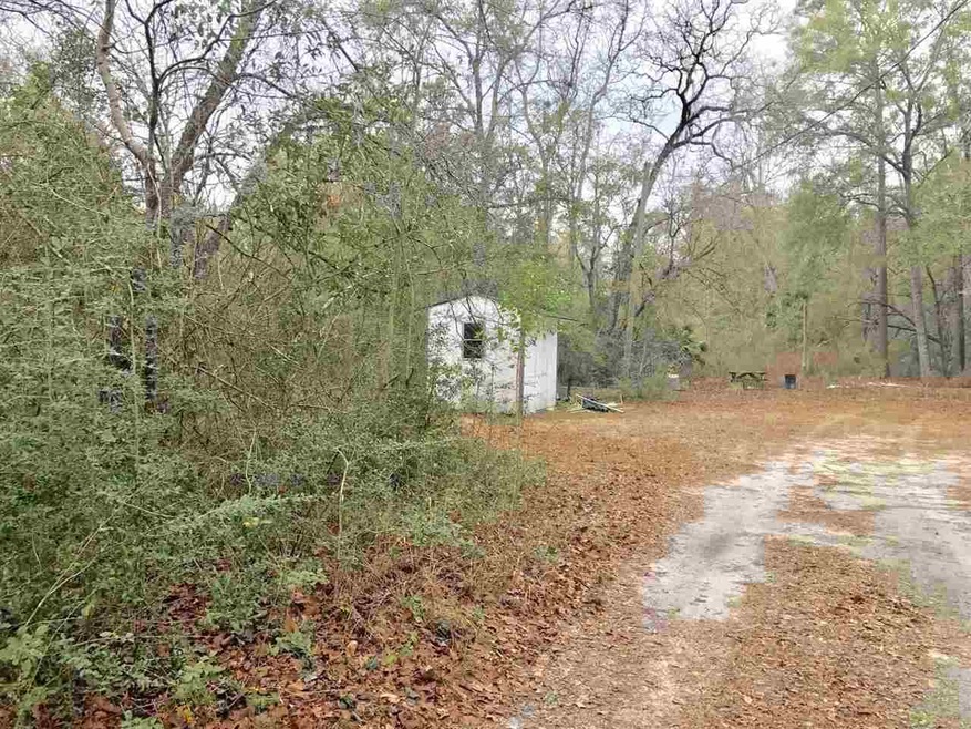 122 Bluebird Ln, Crawfordville, FL 32327 - photo 1