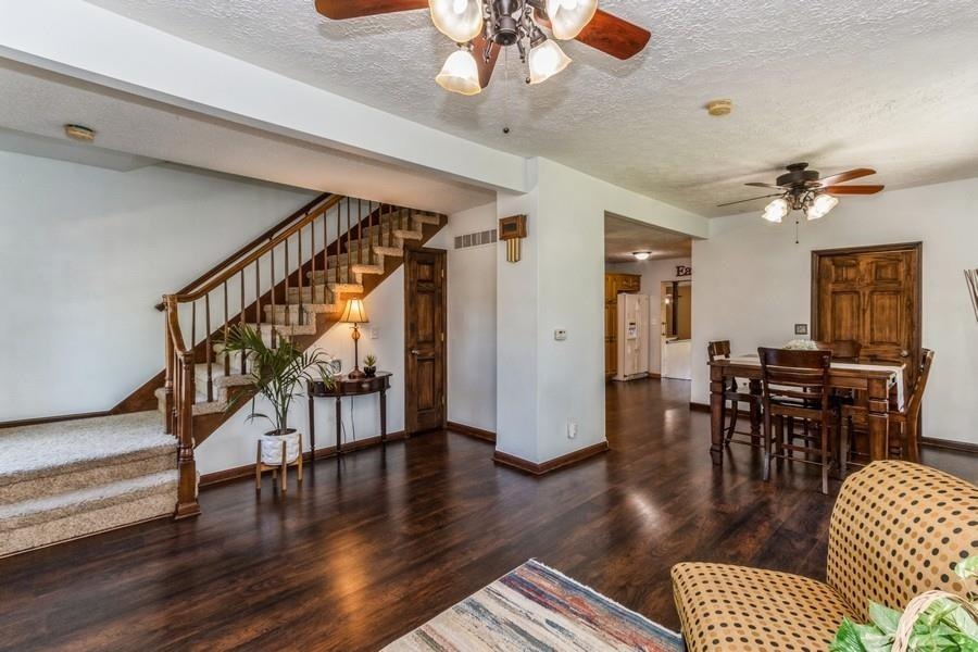 1233 9th St NW, Cedar Rapids, IA 52405 - photo 1