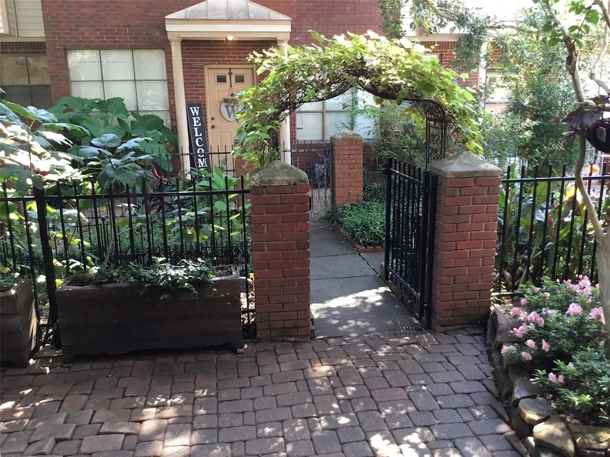 2 bedroom, 2 full bath, 2 story condo in the heart of Stafford.