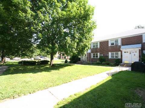 260-44 Langston Ave unit E1, Glen Oaks, NY 11004 - photo 1
