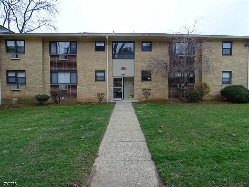 401 Us Highway 22 unit 11-D, North Plainfield, NJ 07060 - photo 1