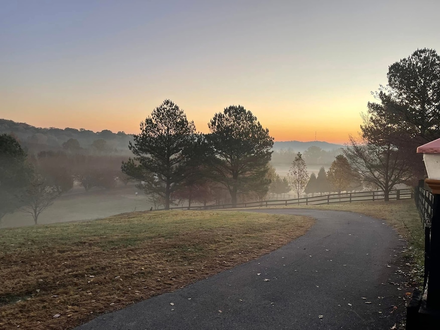 Under Contract $1,099,000