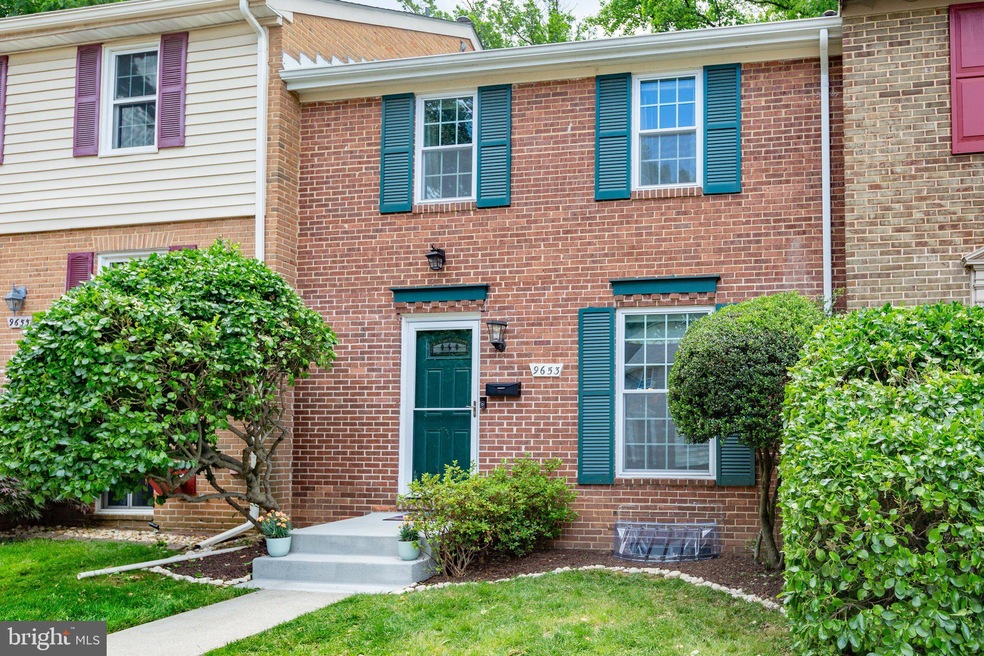 9653 Lindenbrook St, Fairfax, VA 22031 - photo 1
