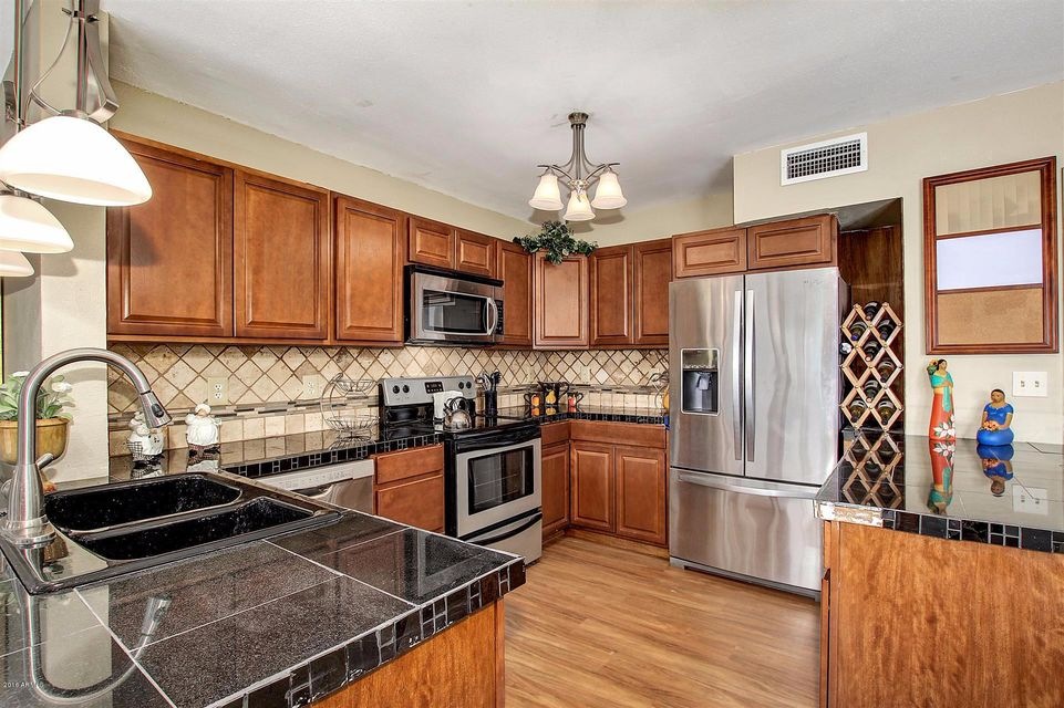 14012 N Thunderbird Blvd, Sun City, AZ 85351 - photo 1