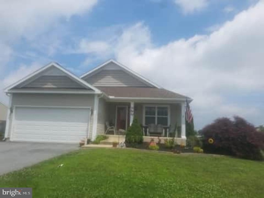 542 W Reeser St, Leesport, PA 19533 - photo 1