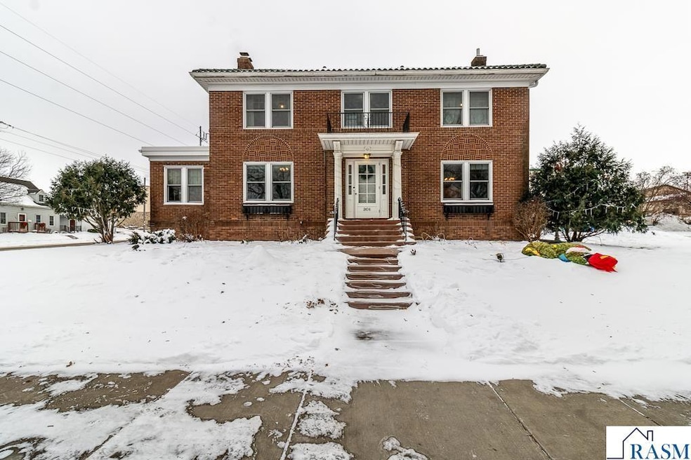 301 N Front St, New Ulm, MN 56073 - photo 1