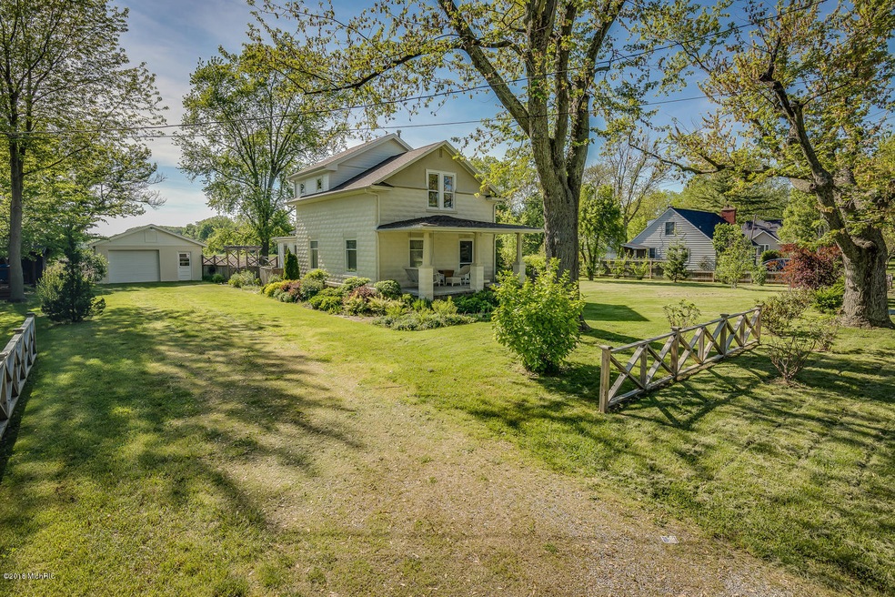 805 N Elm St, Three Oaks, MI 49128 - photo 1