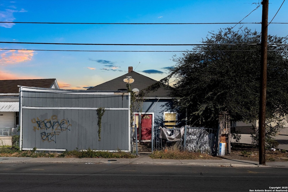 2925 W Commerce St, San Antonio, TX 78207 - photo 1