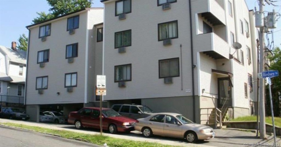 190 Palisade Ave unit 3E, Bridgeport, CT 06610 - photo 1