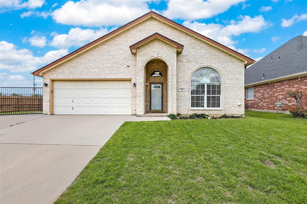 129 Billy Creek Dr, Hurst, TX 76053 - photo 1