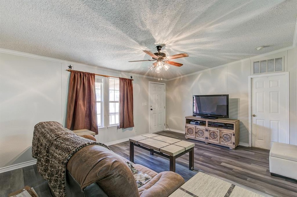 4704 Cedar Ln, Cleburne, TX 76031 - photo 1