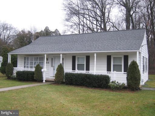 2131 Pimmit Dr, Falls Church, VA 22043 - photo 1