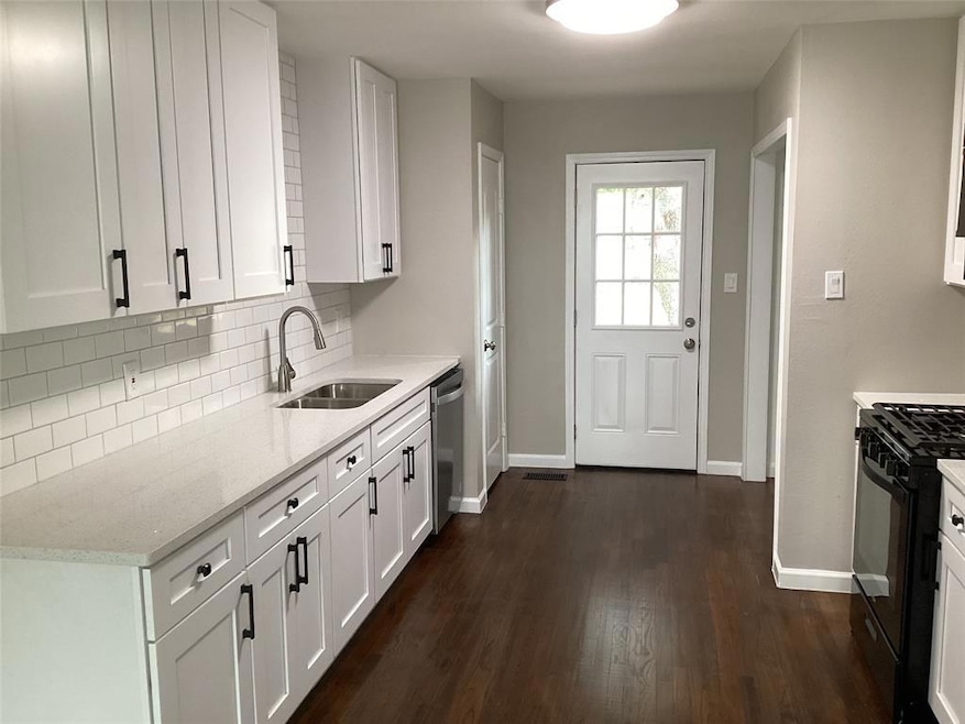 1006 Dubois St, Denison, TX 75020 - photo 1