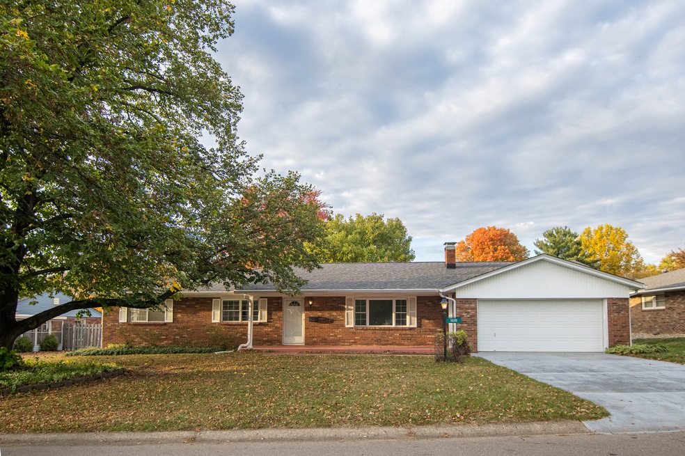 3820 Lantern Ln, Columbus, IN 47203 - photo 1