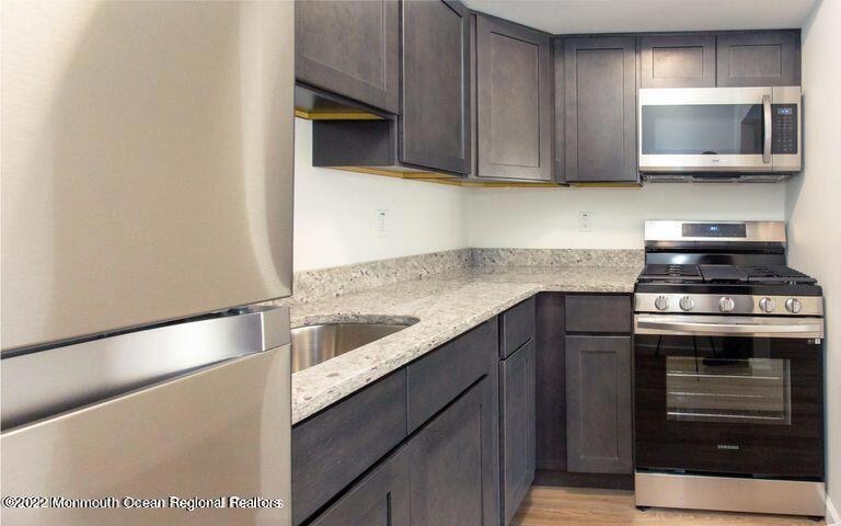 Pending $289,999 • Co-Listing Agent