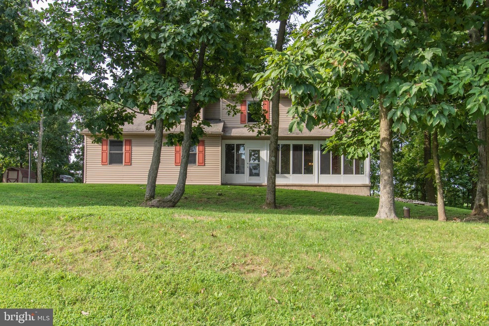 126 Fairfield Dr, Barto, PA 19504 - photo 1