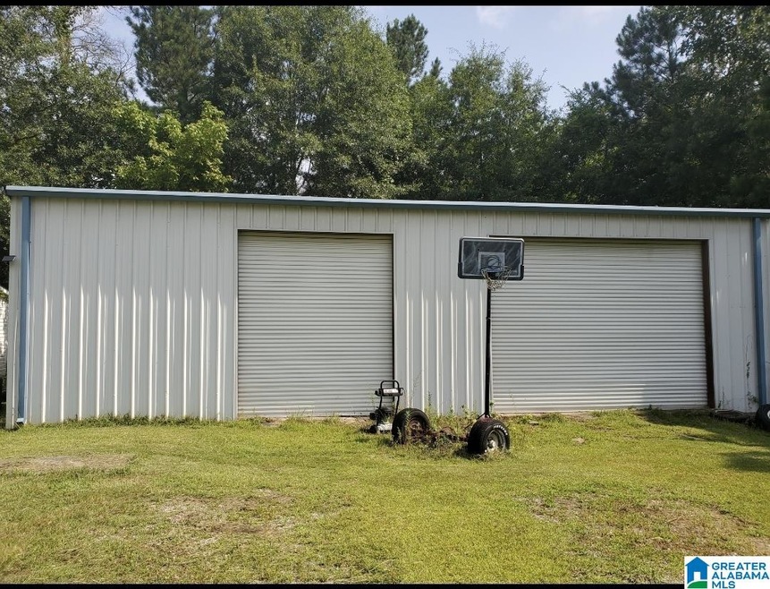 30x50x15 metal shop built in 2007, has a great roo