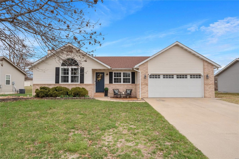 821 Copper Ridge, Maryville, IL 62062 - photo 1