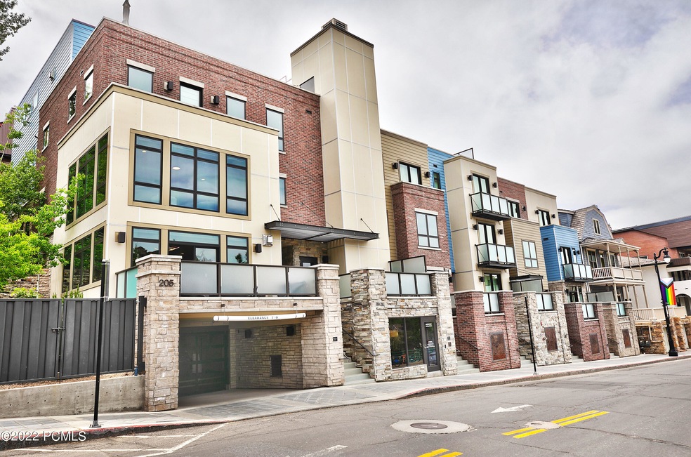 205 Main St Unit E