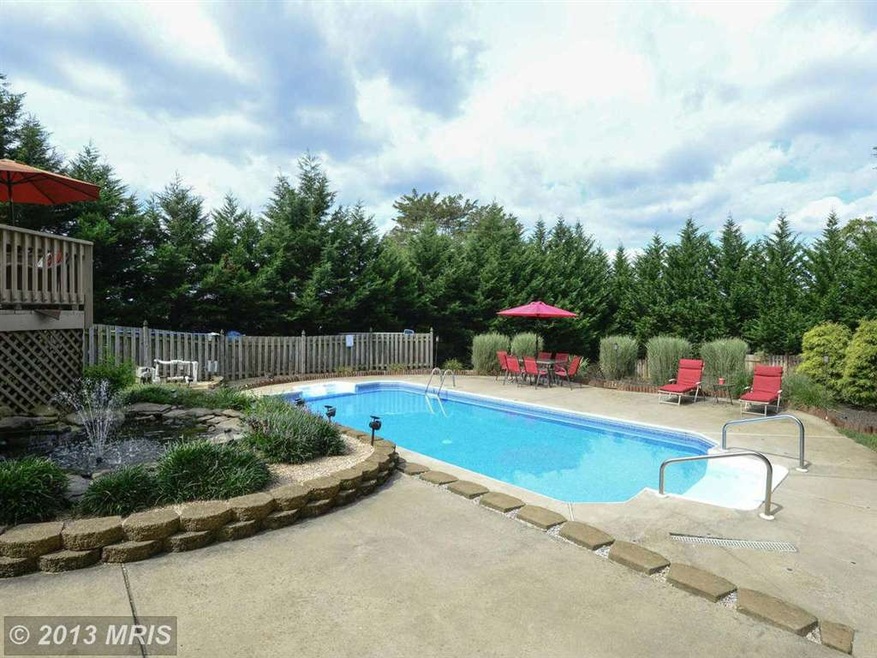 1054 Caren Dr, Sykesville, MD 21784 - photo 1