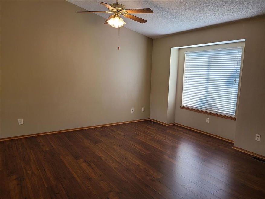 1819 N Country Walk Ln, Mulvane, KS 67110 - photo 1