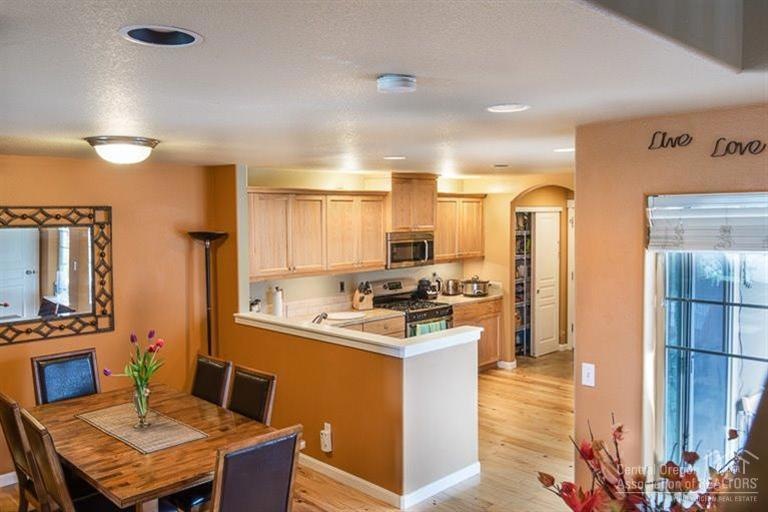 61145 Dayspring Dr, Bend, OR 97702 - photo 1