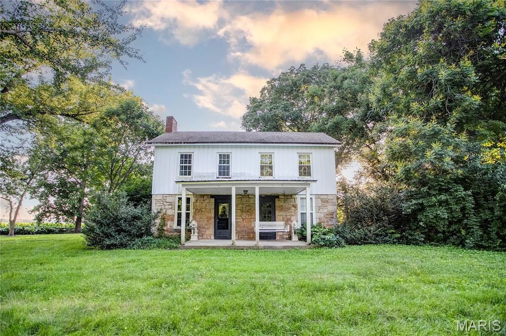 692 N Eldred-Hillview Rd, Hillview, IL 62050 - photo 1