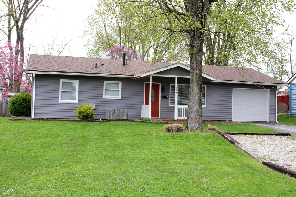 724 Center St, Franklin, IN 46131 - photo 1