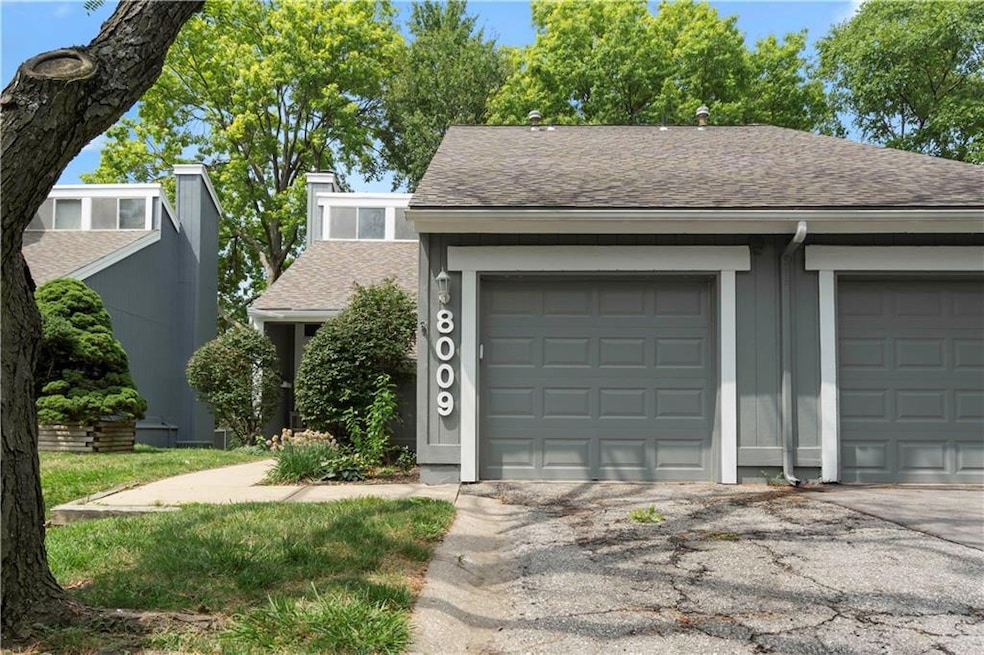 8009 Monrovia St, Lenexa, KS 66215 - photo 1