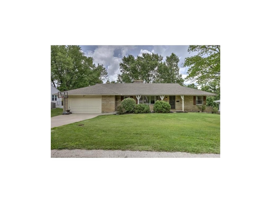 HUGE Ranch on CUL-DE-SAC and backs to greenspace!