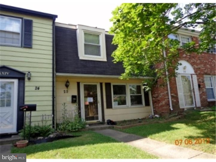 25 Farragut Ct, Willingboro, NJ 08046 - photo 1
