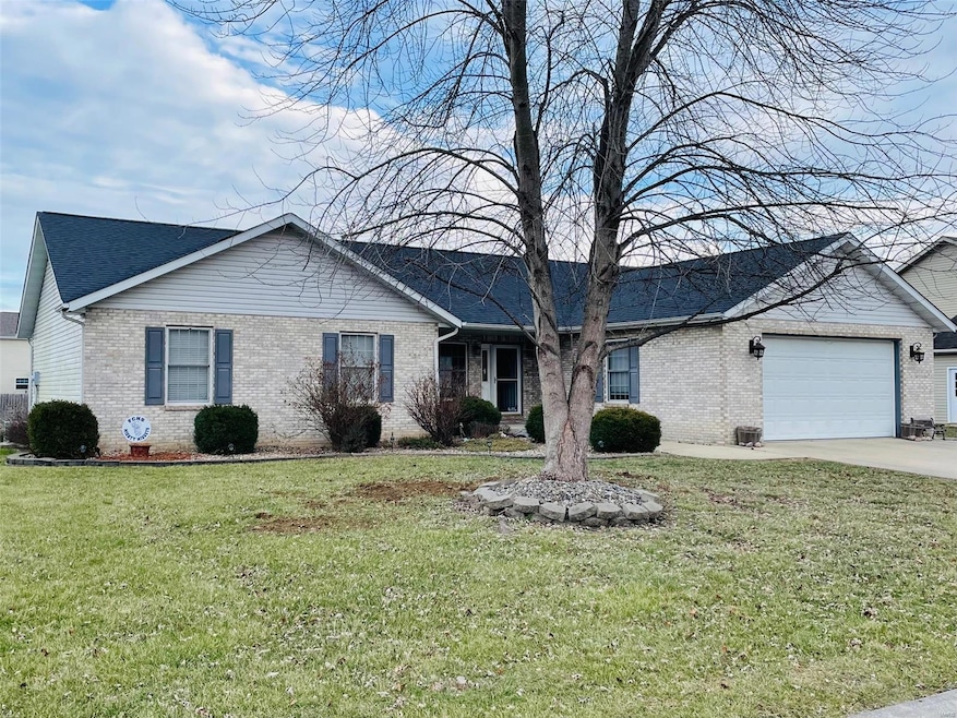 705 N Kristie Lynn St, Freeburg, IL 62243 - photo 1