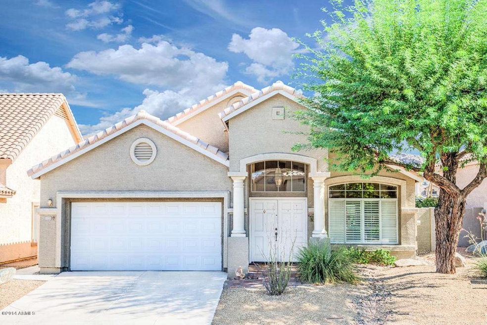 Great Curb Appeal!