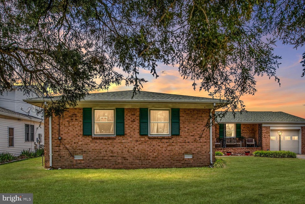 113 Riverview Cir, Colonial Beach, VA 22443 - photo 1