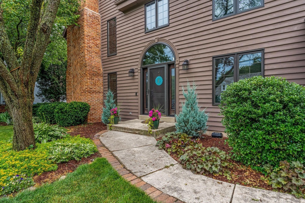 3933 Stonewood Rd, New Berlin-4