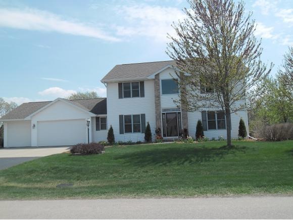 N9438 Andrew Dr, Appleton, WI 54915 - photo 1