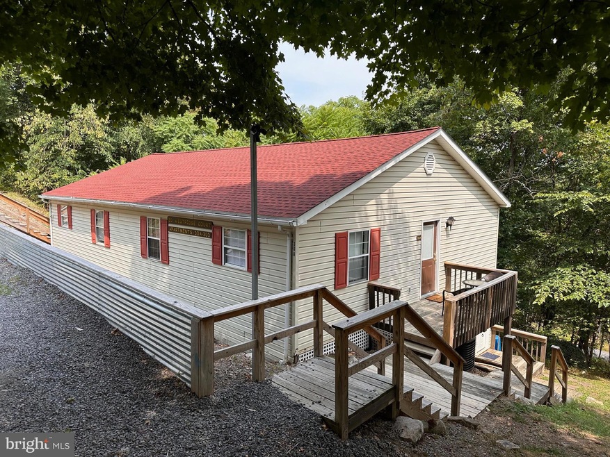 30 Westridge Ct unit 30 D, Berkeley Springs, WV 25411 - photo 1